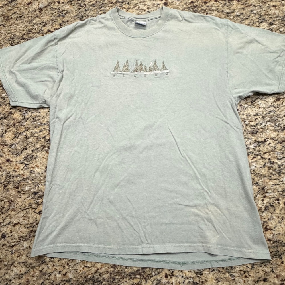 Alaska Embroidered Tree‎ Moon Sage Green T-Shirt Vintage XL
